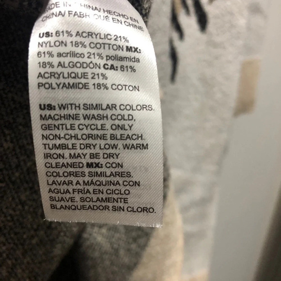 New Chico's Tiger Animal Print Face Sweater Neutral v-neck lagenlook long sleeve - Picture 12 of 12